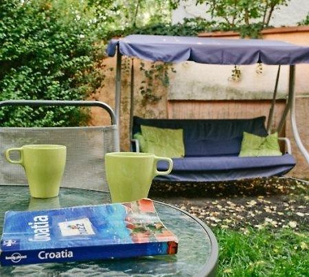 Buzz Hostel Zagreb Luaran gambar